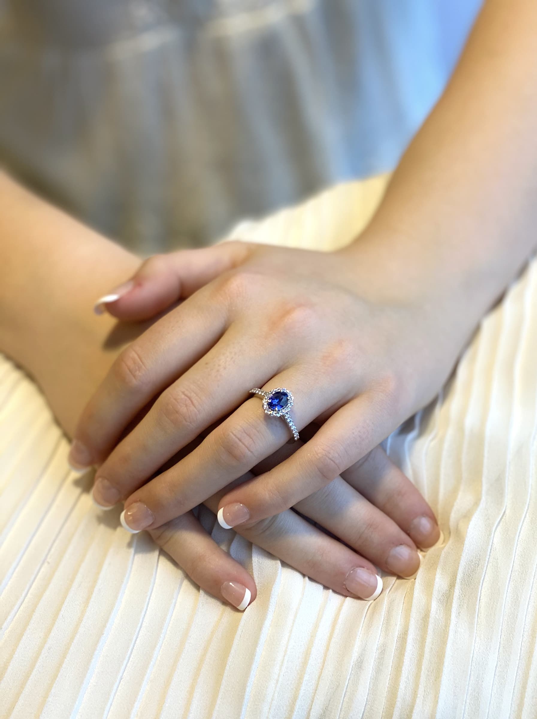 14K WHITE GOLD SAPPHIRE DIAMOND RING - thumbnail 4