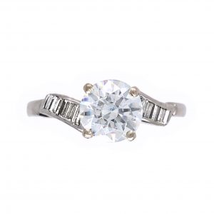 PLATINUM VINTAGE DIAMOND RING