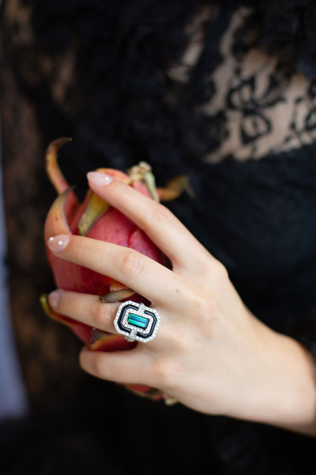 WHITE GOLD GREEN TOURMALINE, BLACK ONYX & DIAMOND RING