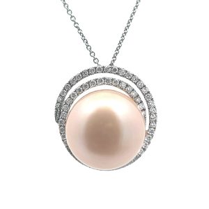 Enchanting 14mm peach freshwater pearl & diamond pendant.
