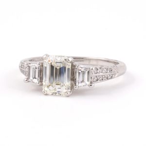 PLATINUM VINTAGE DIAMOND ENGAGEMENT STYLE RING