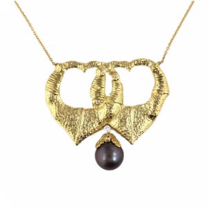 18K YELLOW GOLD VINTAGE INTERLOCKING HEART SOUTH SEA PEARL & DIAMOND NECKLACE